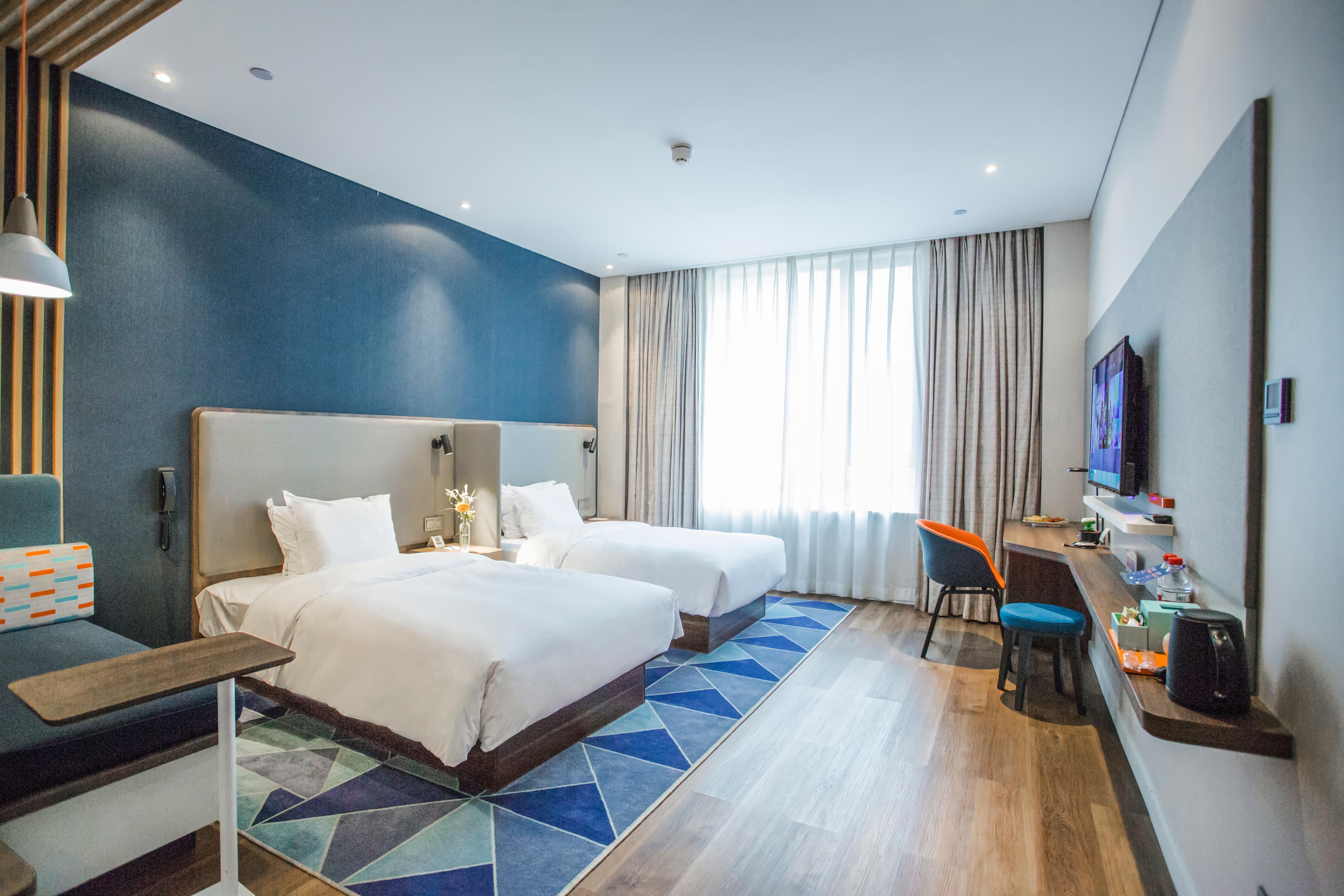 Holiday Inn Express Shanghai Pudong Chuansha, An Ihg Hotel Dış mekan fotoğraf
