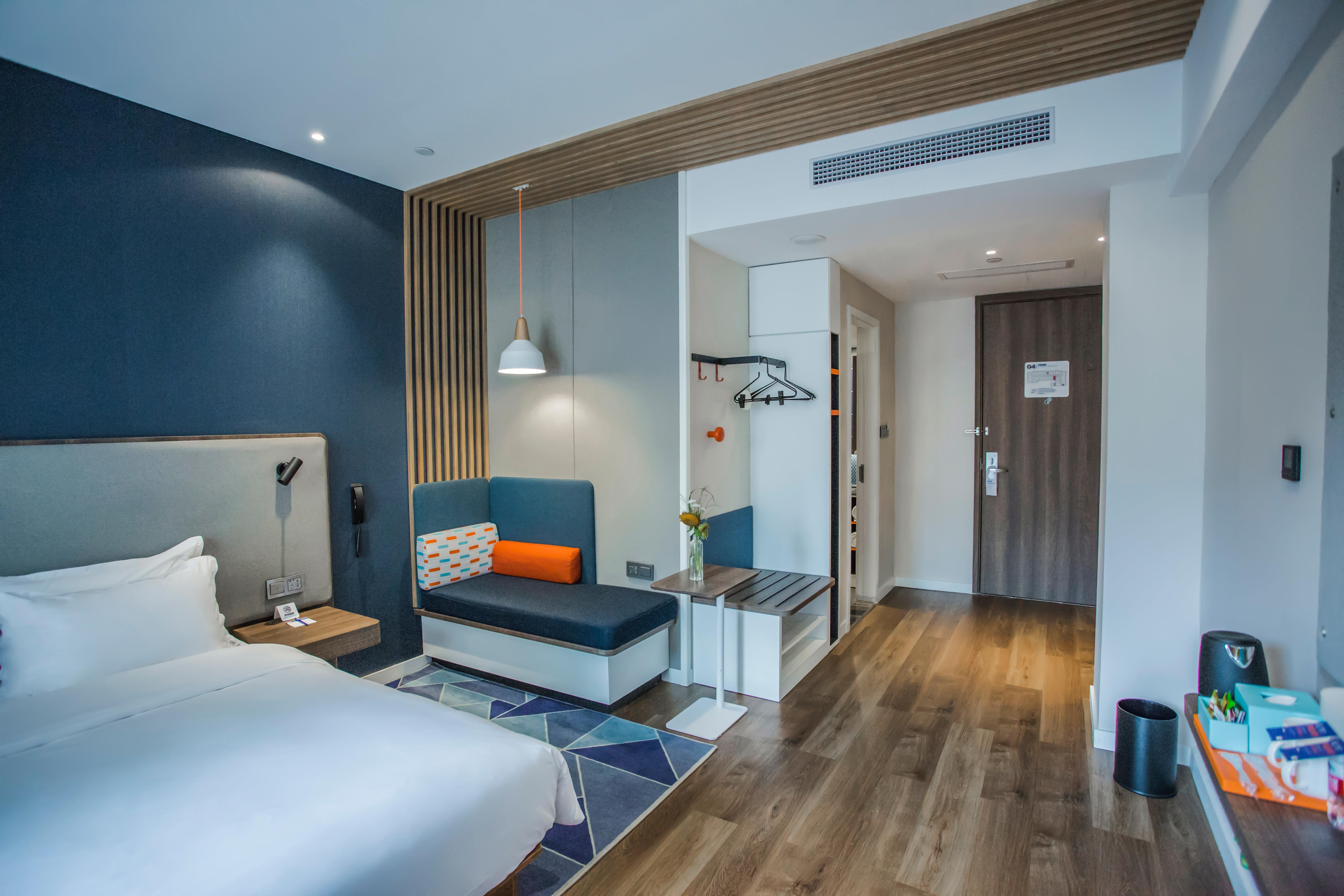 Holiday Inn Express Shanghai Pudong Chuansha, An Ihg Hotel Dış mekan fotoğraf