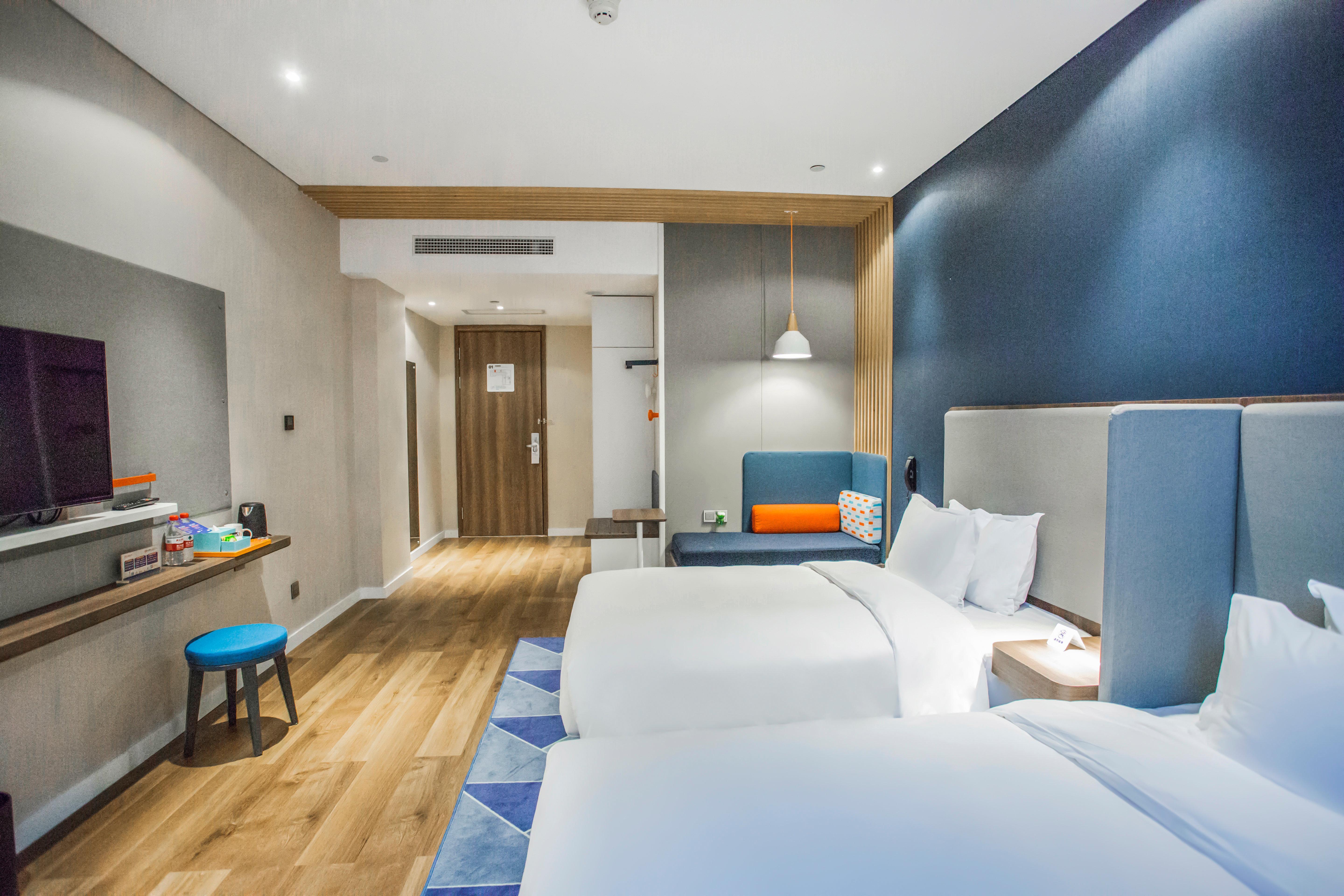 Holiday Inn Express Shanghai Pudong Chuansha, An Ihg Hotel Dış mekan fotoğraf