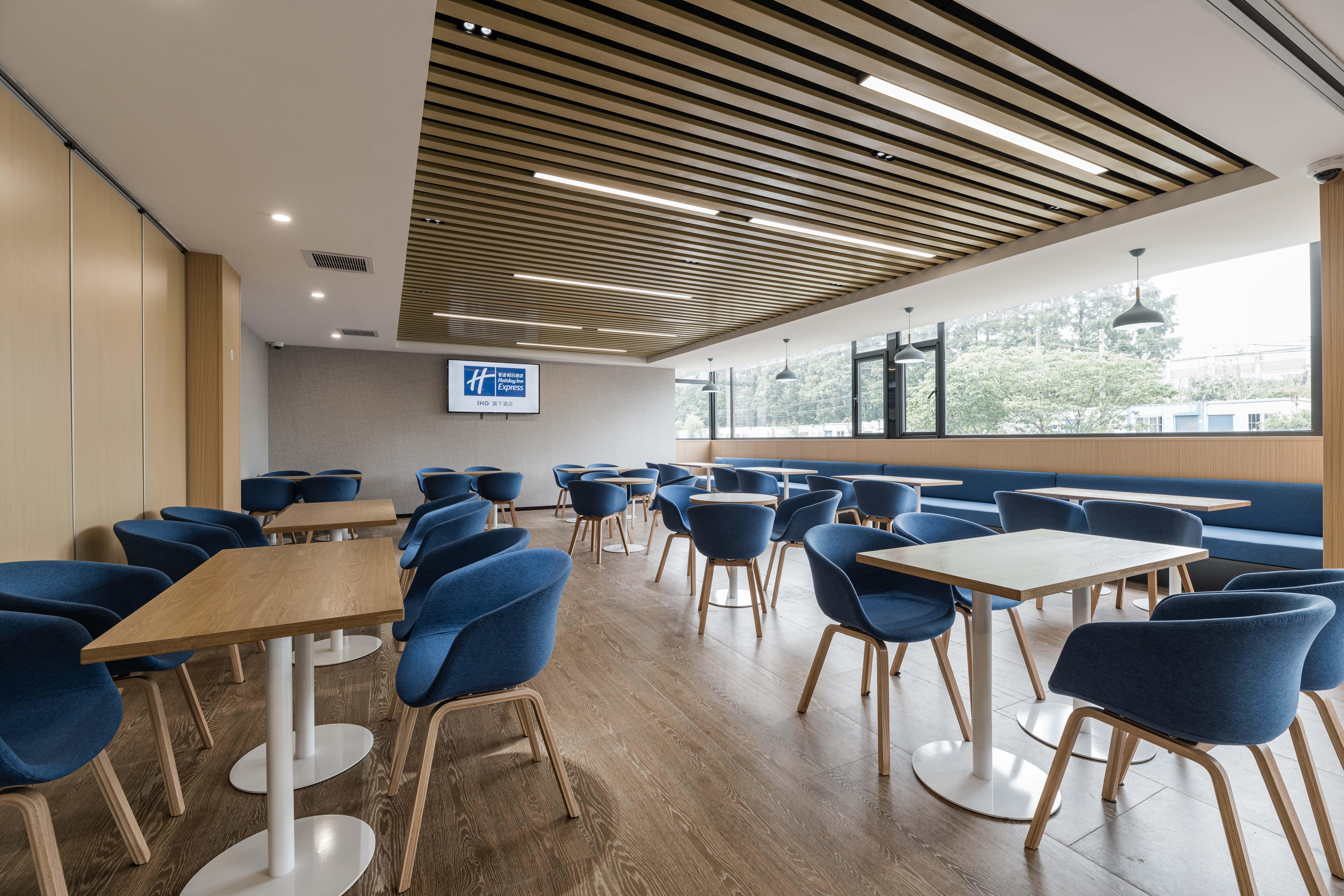 Holiday Inn Express Shanghai Pudong Chuansha, An Ihg Hotel Dış mekan fotoğraf